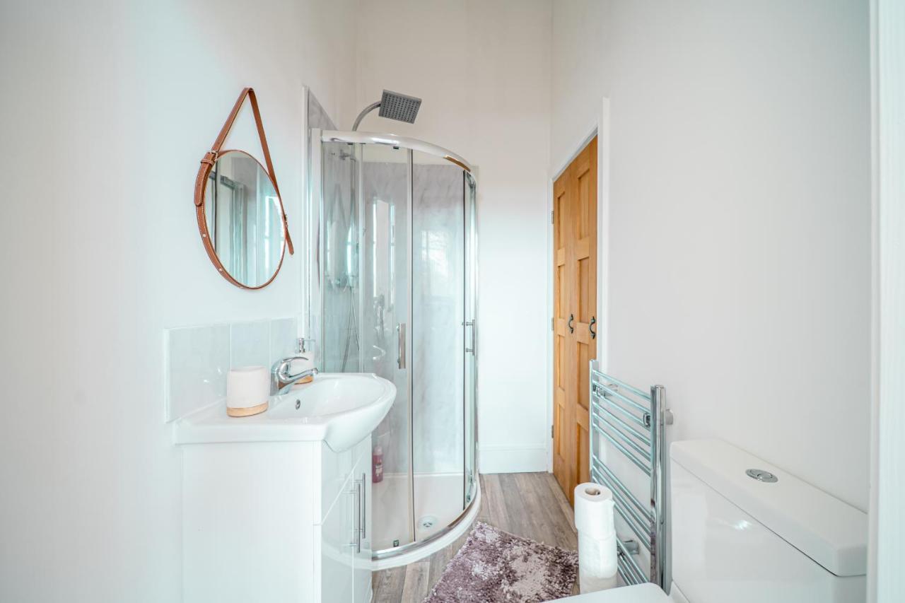 Cozy 1-Bedroom Apartment In The Heart Of Barnsley Town Centre Exteriér fotografie