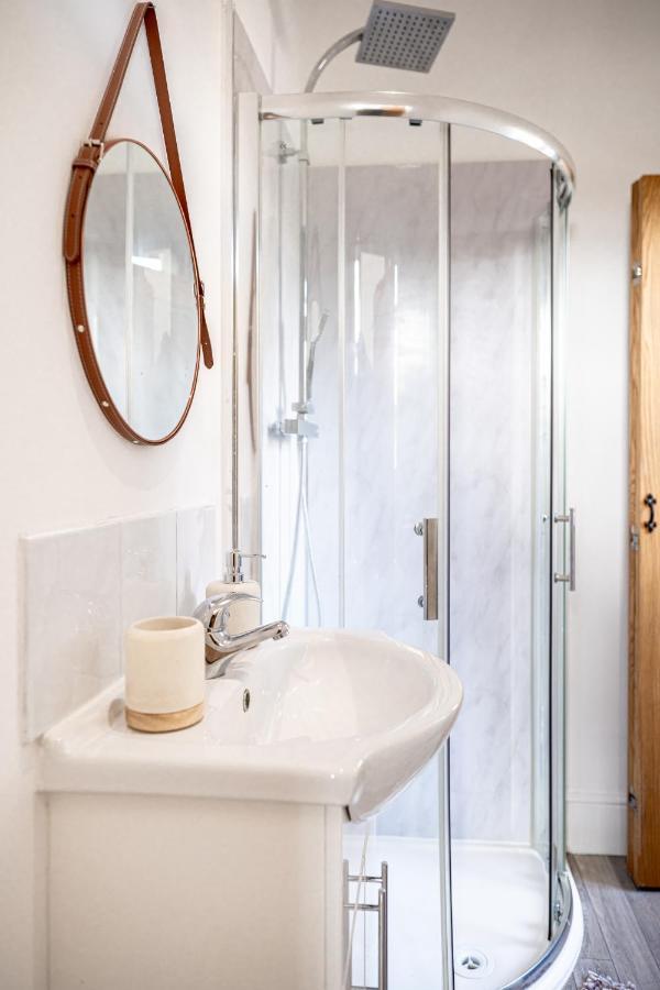 Cozy 1-Bedroom Apartment In The Heart Of Barnsley Town Centre Exteriér fotografie