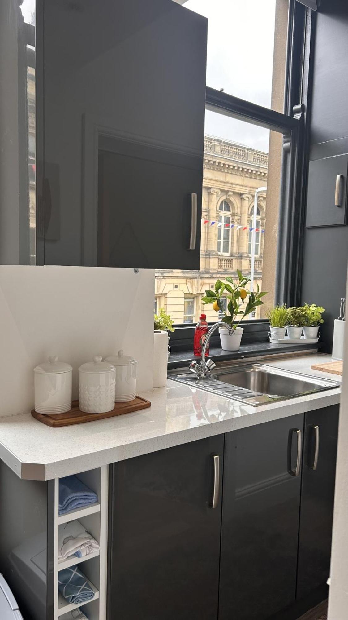 Cozy 1-Bedroom Apartment In The Heart Of Barnsley Town Centre Exteriér fotografie