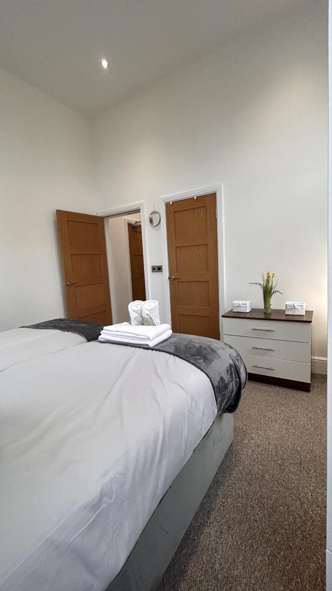 Cozy 1-Bedroom Apartment In The Heart Of Barnsley Town Centre Exteriér fotografie